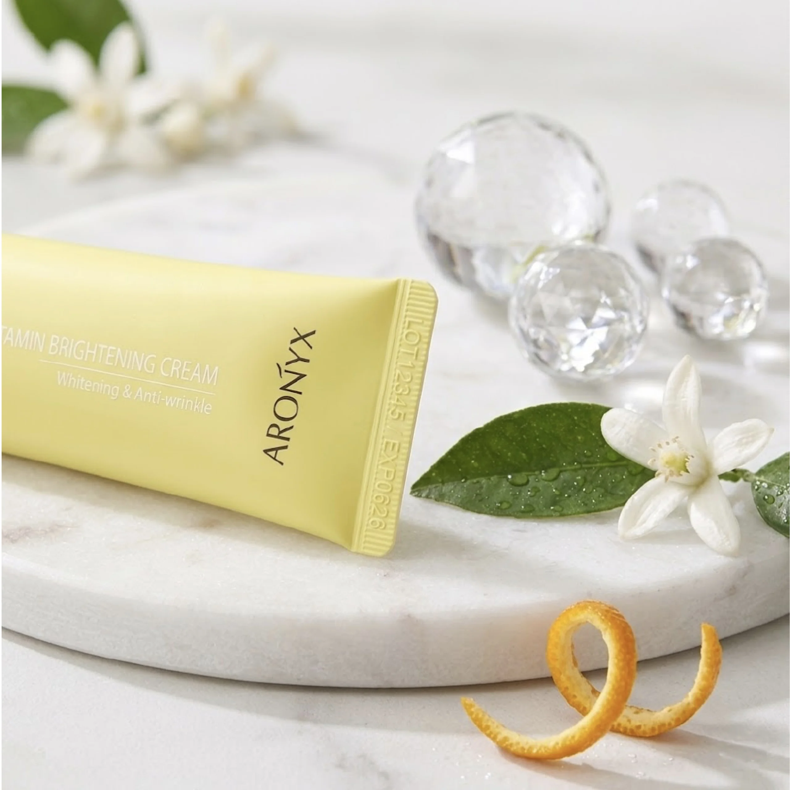 Vitamin Brightening Cream MEDIFLOWER - Image 2