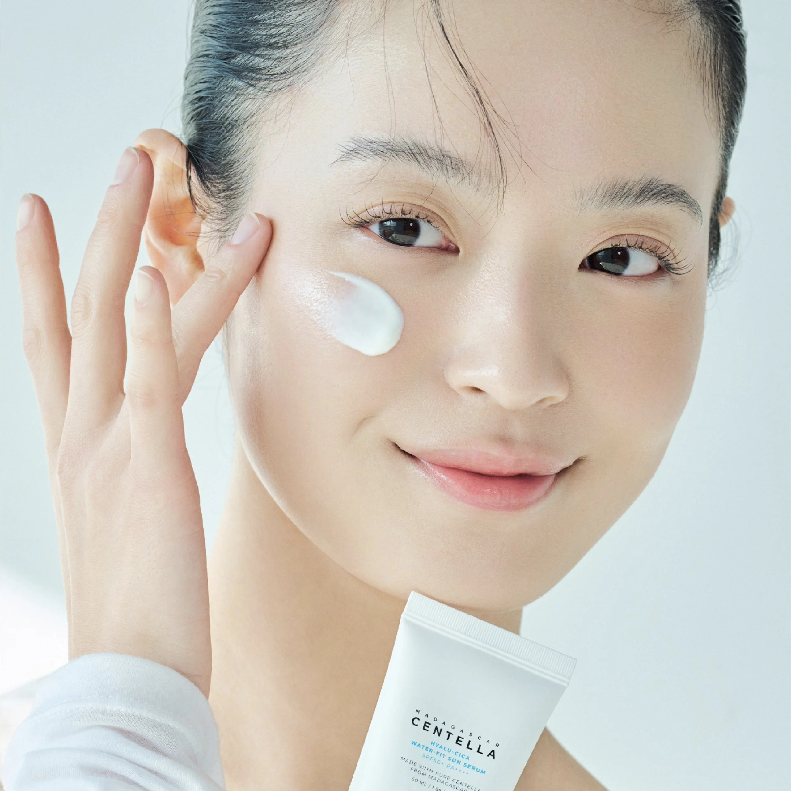 Madagascar Centella Hyalu-Cica Water-Fit Sun Serum SKIN1004 - Image 3