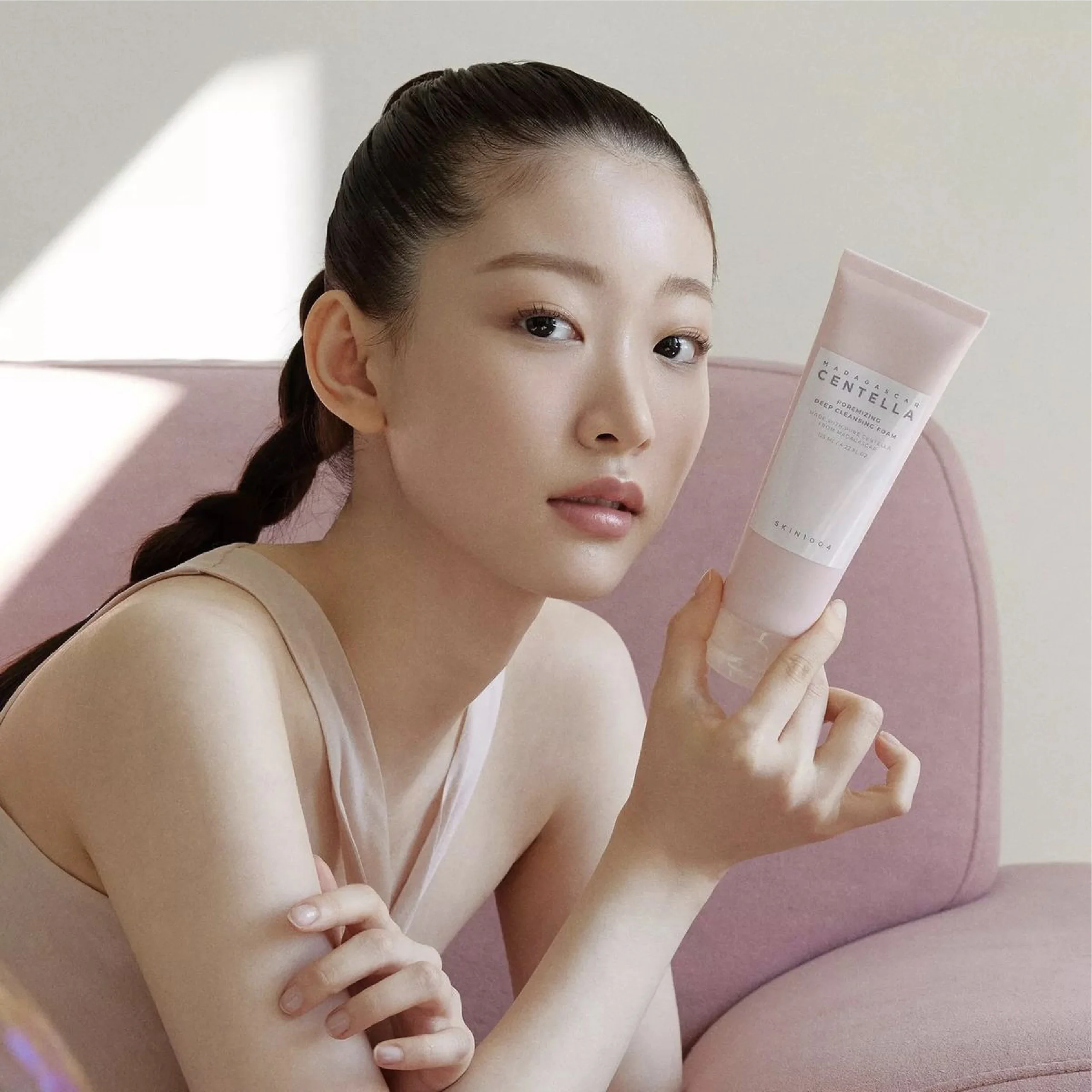 Madagascar Centella Poremizing Deep Cleansing Foam SKIN1004 - Image 3